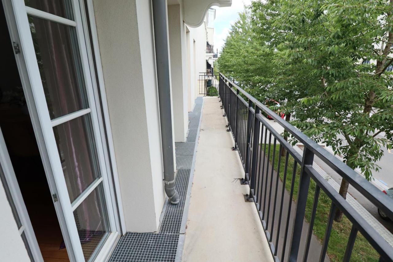 Family Stay - Steps From Disneyland Serris Exterior photo